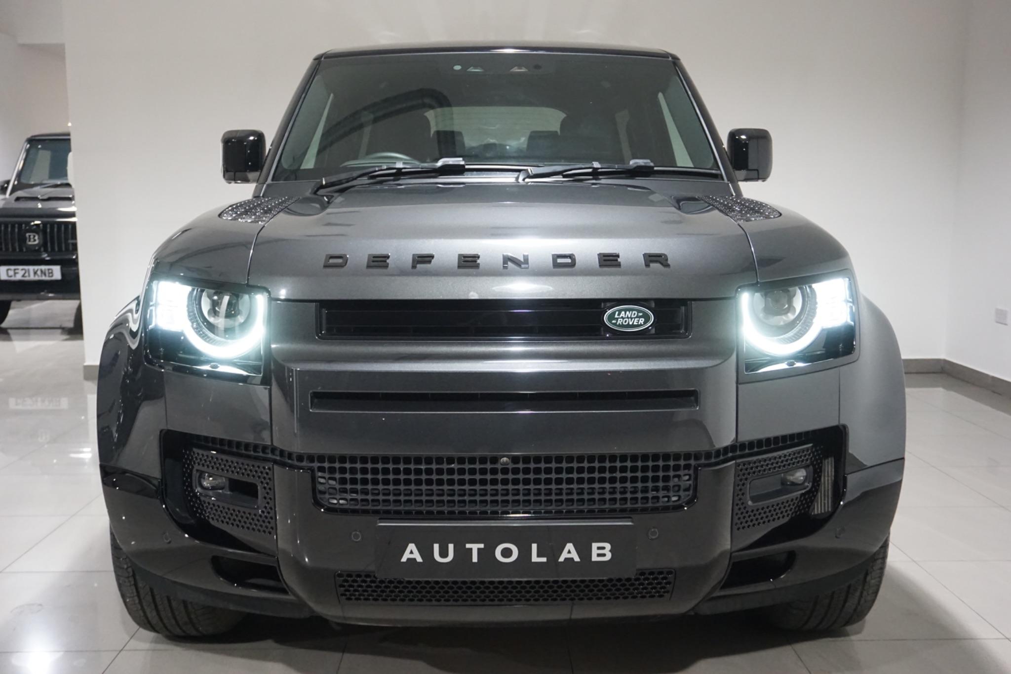 Land Rover Defender 90 3.0 D300 MHEV X-Dynamic HSE Hard Top SUV Auto 4WD SWB Euro 6 (s/s) 3dr